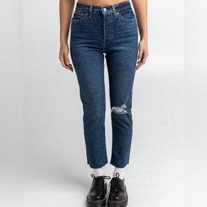 LEVIS WEDGIE STRAIGHT JEANS IN MEDIUM DESTRUCTED